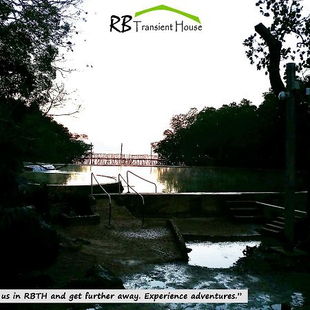 Hotel Rb Transient House Coron Esterno foto