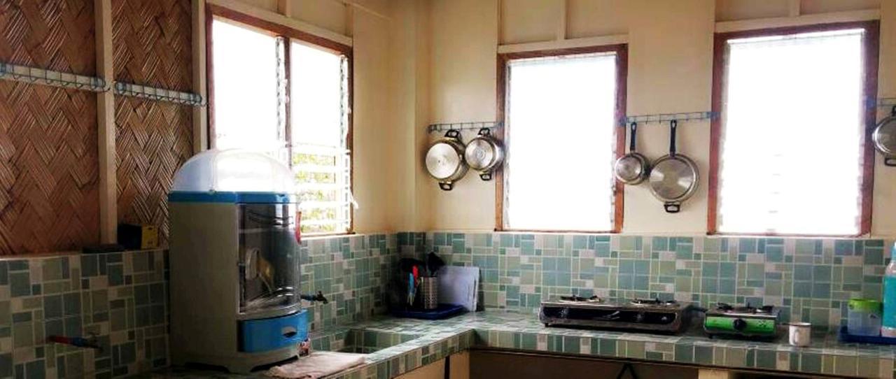 Hotel Rb Transient House Coron Esterno foto