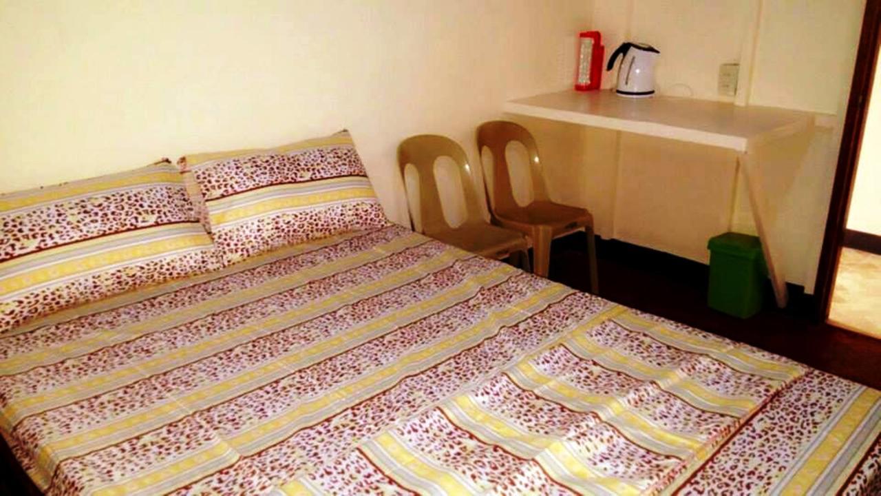 Hotel Rb Transient House Coron Esterno foto