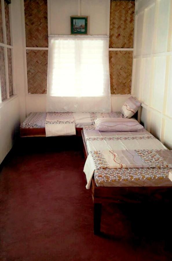 Hotel Rb Transient House Coron Esterno foto