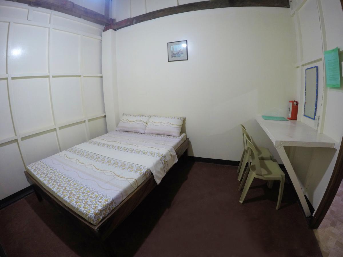Hotel Rb Transient House Coron Esterno foto