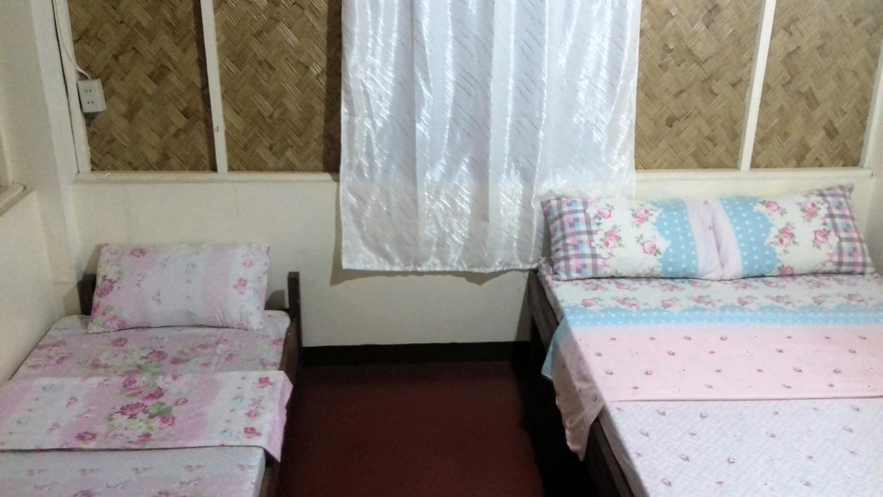 Hotel Rb Transient House Coron Esterno foto