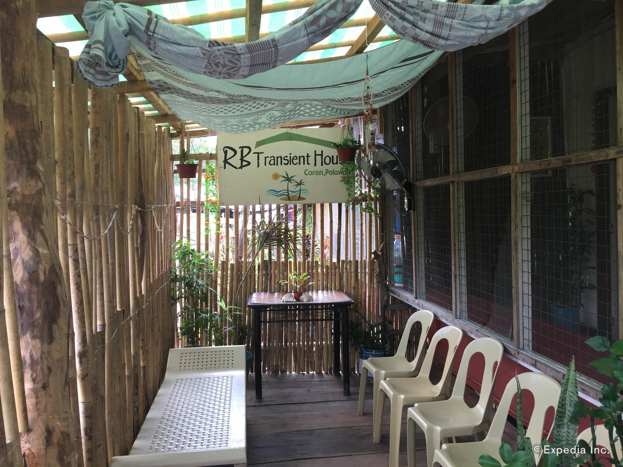 Hotel Rb Transient House Coron Esterno foto